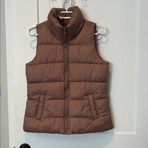 Old Navy Puffer Vest
B10